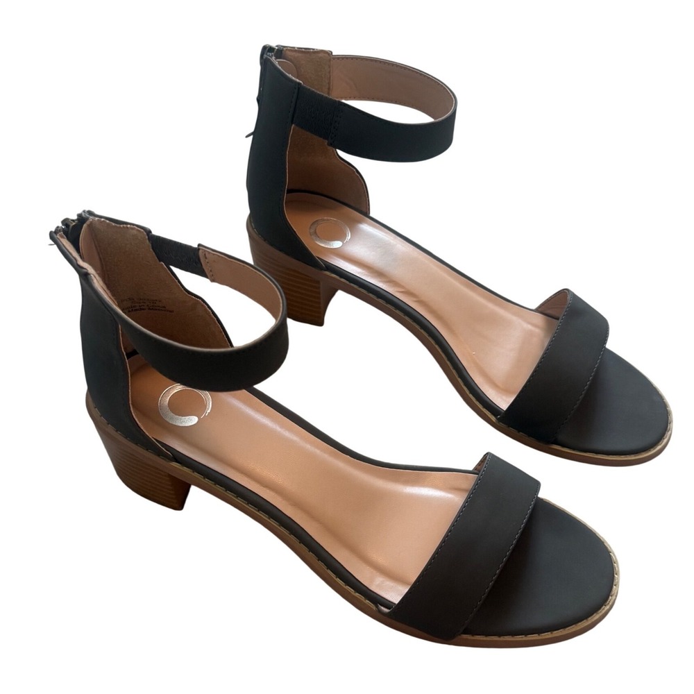 Journee Collection Womens Gray Ankle Strap Block Heel Sandals Size 10 2.5 Inch
